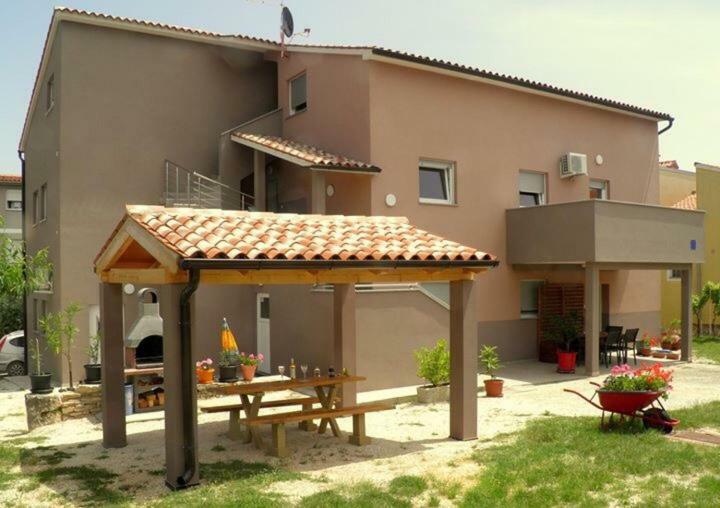 Apartmani B&B Ližnjan Extérieur photo