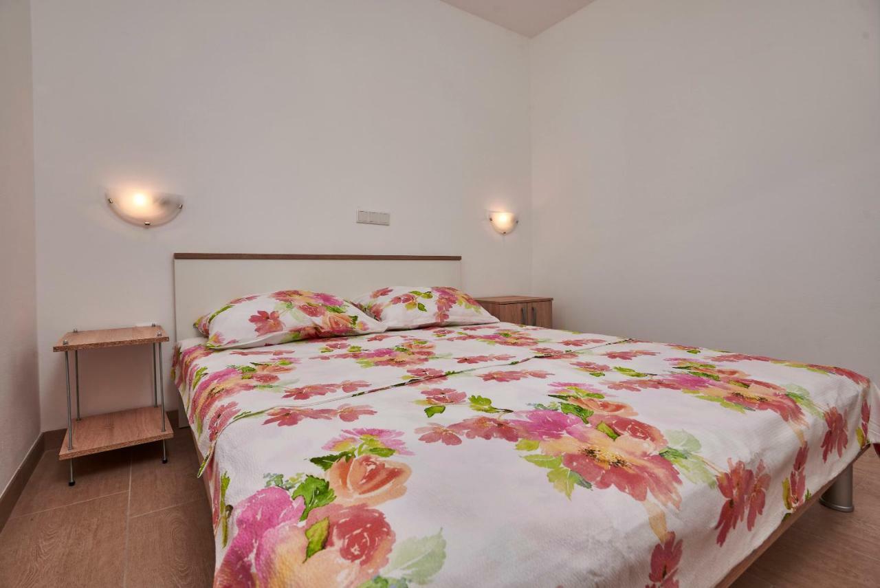 Apartmani B&B Ližnjan Extérieur photo